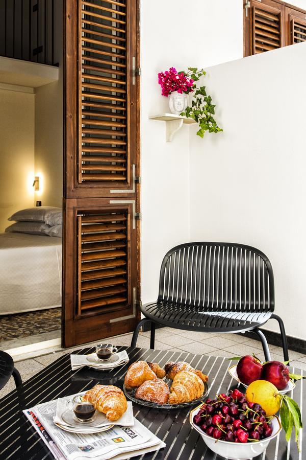 มันโซนี46- ออสปิตาลิต ซิชิเลียนา Bed & Breakfast มิลาซโซ ภายนอก รูปภาพ